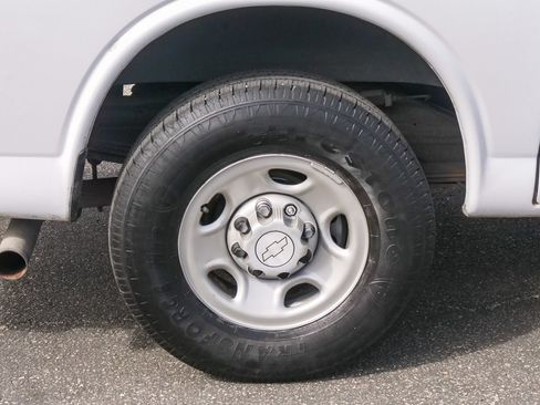 Used 2007 Chevrolet Express 2500 RWD image 6
