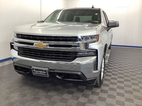 Used 2019 Chevrolet Silverado 1500 LT w/ All-Star Edition AWD/4WD image 2