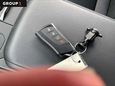 Used 2026 Lexus ES 350e w/ Convenience Package FWD image 13