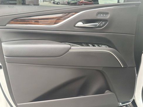 Used 2023 Cadillac Escalade Luxury RWD image 15