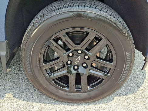 Used 2024 Chevrolet Silverado 1500 Custom AWD/4WD image 11