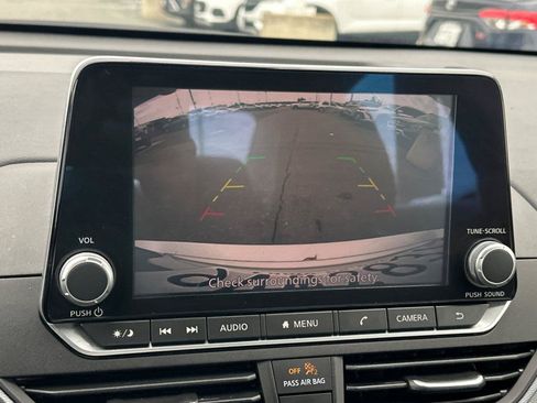 Certified 2023 Nissan Altima 2.5 SR FWD image 18