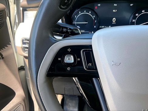Used 2022 Lincoln Corsair AWD w/ Premium Package image 20