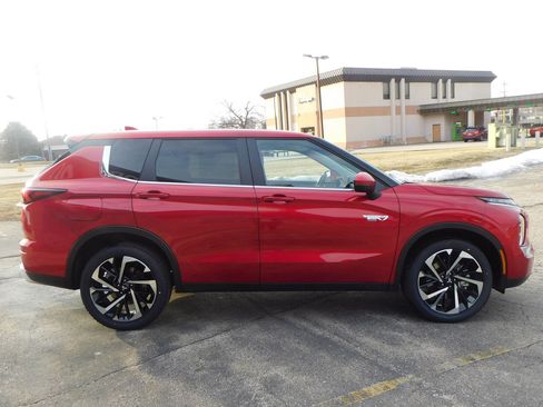 New 2025 Mitsubishi Outlander SE image 10