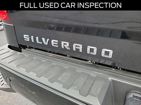 Used 2017 Chevrolet Silverado 1500 LT w/ Midnight Edition AWD/4WD image 6
