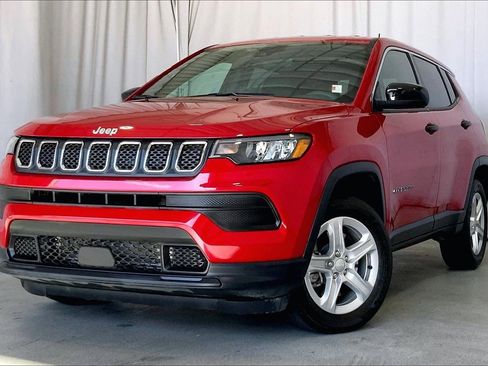 Used 2023 Jeep Compass Sport image 12