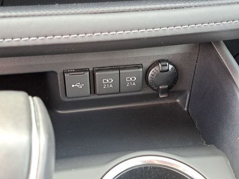 Certified 2020 Toyota Highlander XLE image 28