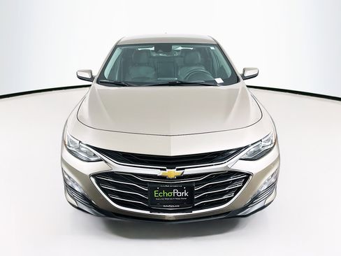 Used 2024 Chevrolet Malibu LT image 2