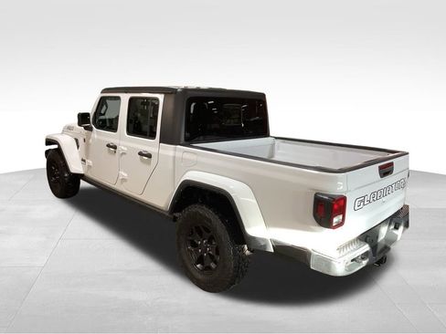 Used 2021 Jeep Gladiator Willys image 5