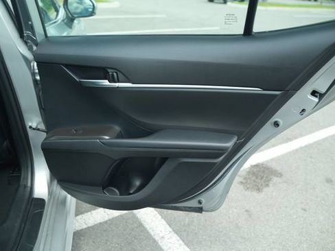 Used 2023 Toyota Camry SE FWD image 23