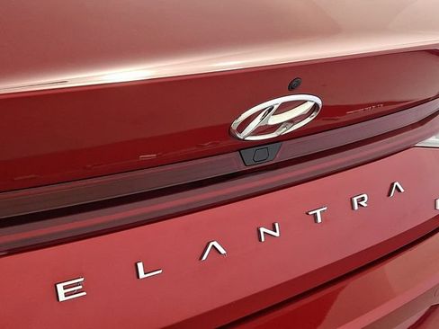 Used 2023 Hyundai Elantra Limited FWD image 8