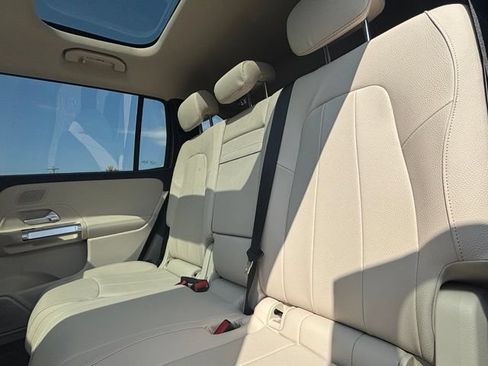 New 2026 Mercedes-Benz GLB 250 4MATIC image 33