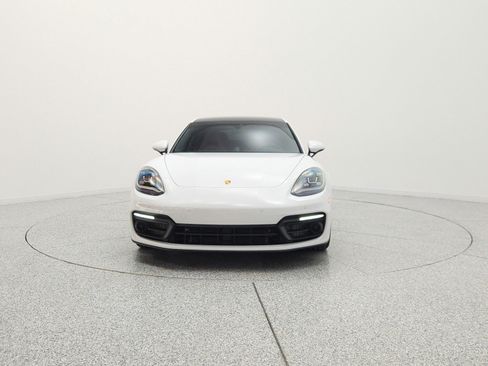 Used 2023 Porsche Panamera image 2