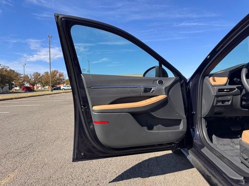Used 2023 Hyundai Sonata Limited image 10