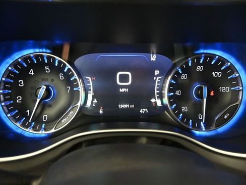 Used 2019 Chrysler Pacifica Touring-L w/ Advanced Safetytec Group image 27