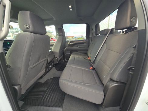 Used 2025 Chevrolet Silverado 2500 LT w/ Convenience Package image 12