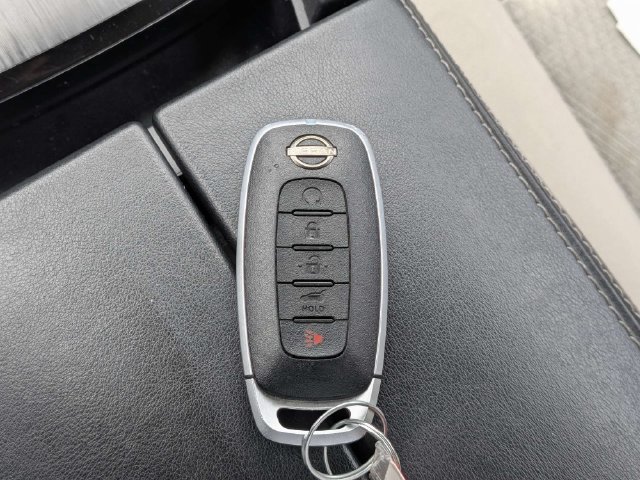 Used 2025 Nissan Rogue SV FWD image 29