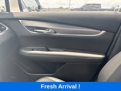Used 2024 Cadillac XT6 Luxury w/ LPO, Floor Liner Package FWD image 12