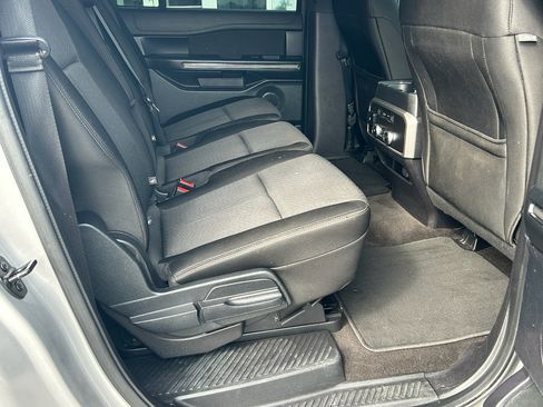 Used 2019 Ford Expedition Max XLT image 17