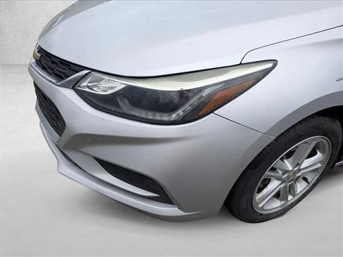 Used 2016 Chevrolet Cruze LT w/ Convenience Package FWD image 9