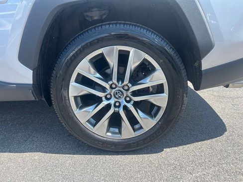 Used 2020 Toyota RAV4 XLE Premium AWD/4WD image 27