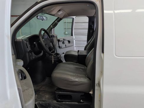 Used 2007 Chevrolet Express 1500 RWD image 19
