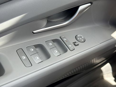 New 2026 Hyundai Elantra SEL Sport FWD image 16