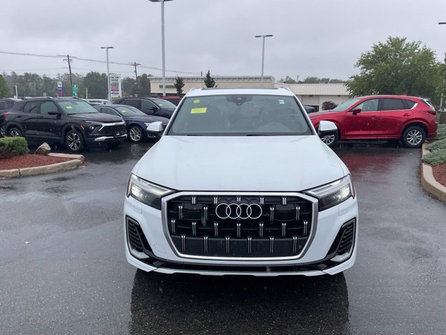 Used 2025 Audi Q7 3.0T Premium Plus AWD/4WD image 2