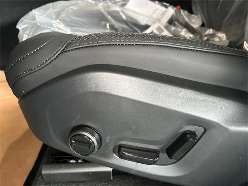 New 2026 Volvo XC60 B5 Plus w/ Protection Package Premier image 11