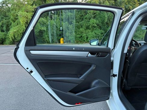 Used 2015 Volkswagen Passat 1.8T S image 12