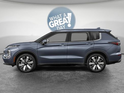 New 2026 Mitsubishi Outlander LE AWD/4WD image 3