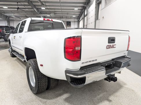 Used 2018 GMC Sierra 3500 SLT w/ Driver Alert Package image 5