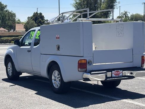 Used 2017 Nissan Frontier SV RWD image 5