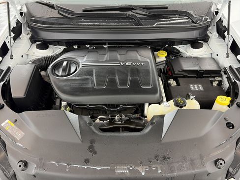 Used 2022 Jeep Cherokee Limited image 11