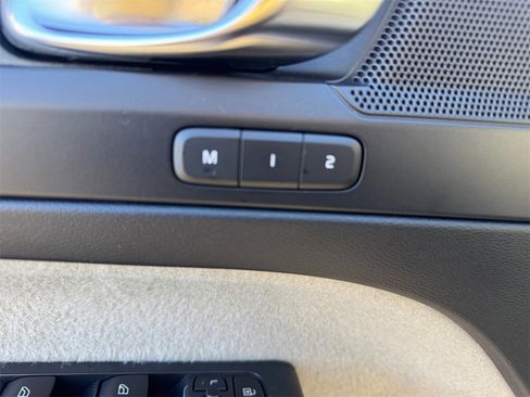 Used 2019 Volvo XC40 T5 Inscription image 10