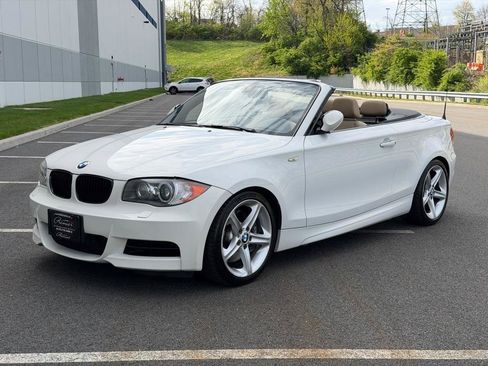 Used 2009 BMW 135i Convertible image 11