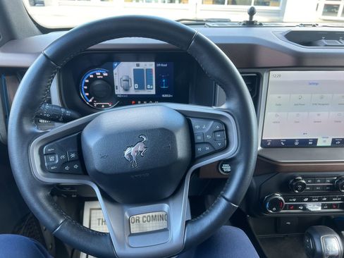 Used 2023 Ford Bronco Outer Banks w/ Sasquatch Package image 18
