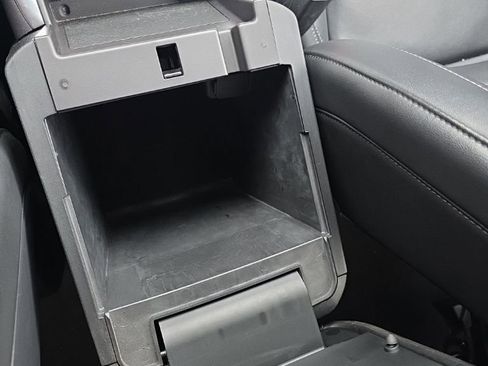 Used 2024 Ford Explorer XLT w/ Equipment Group 202A image 48