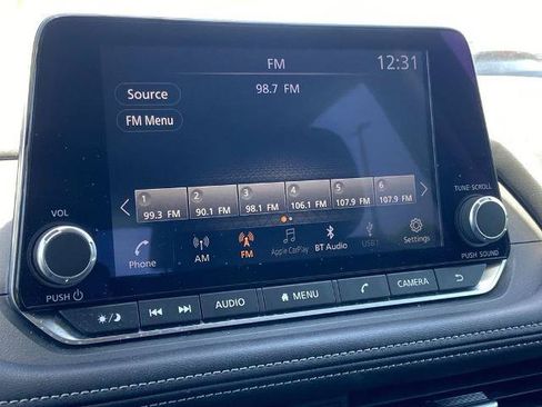 Used 2025 Nissan Rogue SV FWD image 9