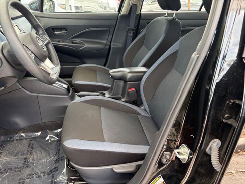 Used 2025 Nissan Versa SV FWD image 25