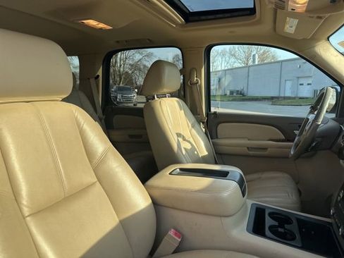 Used 2009 GMC Yukon SLT w/ Regional Value Package image 12