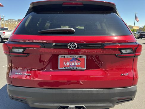 New 2026 Toyota Grand Highlander AWD Hybrid image 3