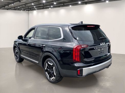 Certified 2023 Kia Telluride S w/ S Sunroof Package AWD/4WD image 6