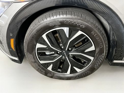 Used 2024 Kia EV6 Wind w/ Wind Technology Package RWD image 11