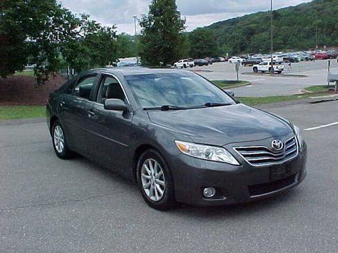 Used 2011 Toyota Camry XLE w/ SE/XLE Extra-Value Pkg FWD image 35