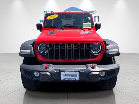 Used 2025 Jeep Wrangler Unlimited Rubicon AWD/4WD image 8