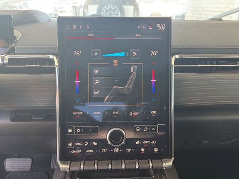 Used 2024 GMC Sierra EV Denali image 10