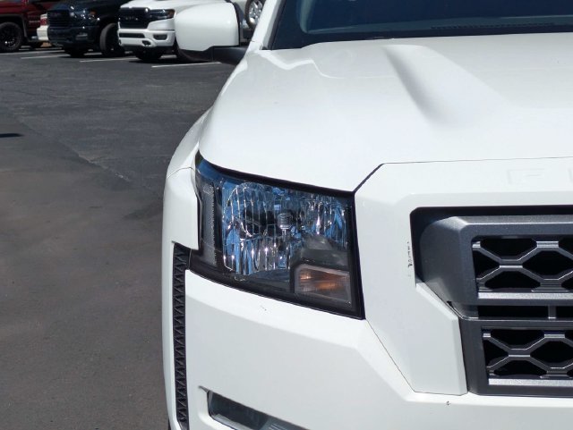 Used 2024 Nissan Frontier SV w/ SV Convenience Package RWD image 11