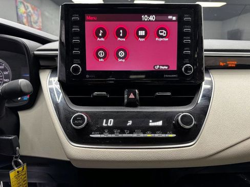 Used 2021 Toyota Corolla LE FWD image 24