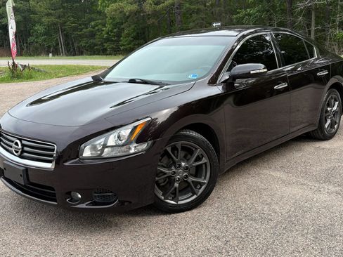 Used 2014 Nissan Maxima 3.5 S w/ Limited Edition Package FWD image 2